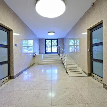 Splash Apartment *